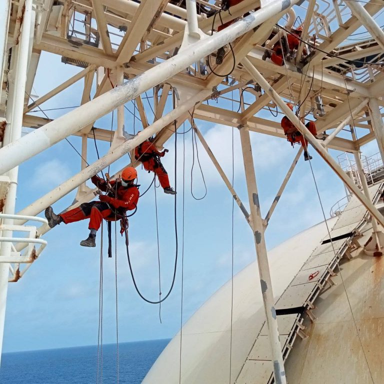 photo_5863931562788239263_y