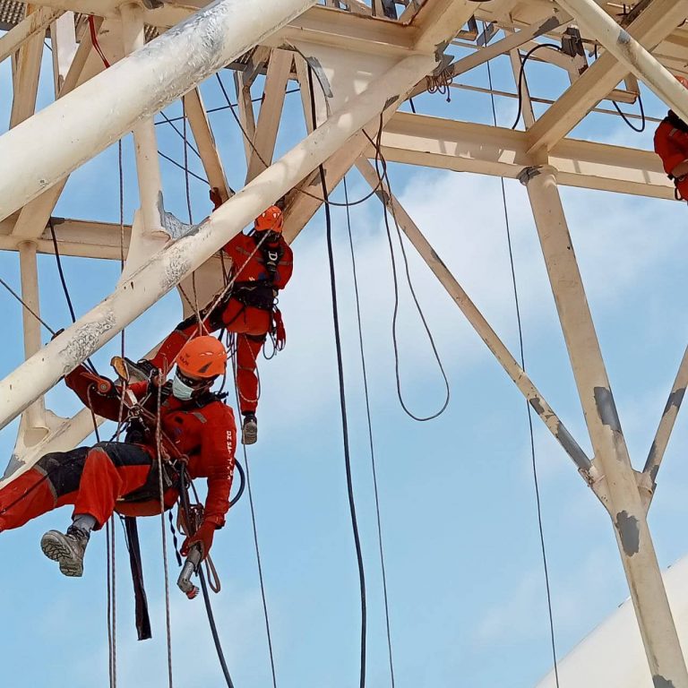 photo_5863931562788239264_y